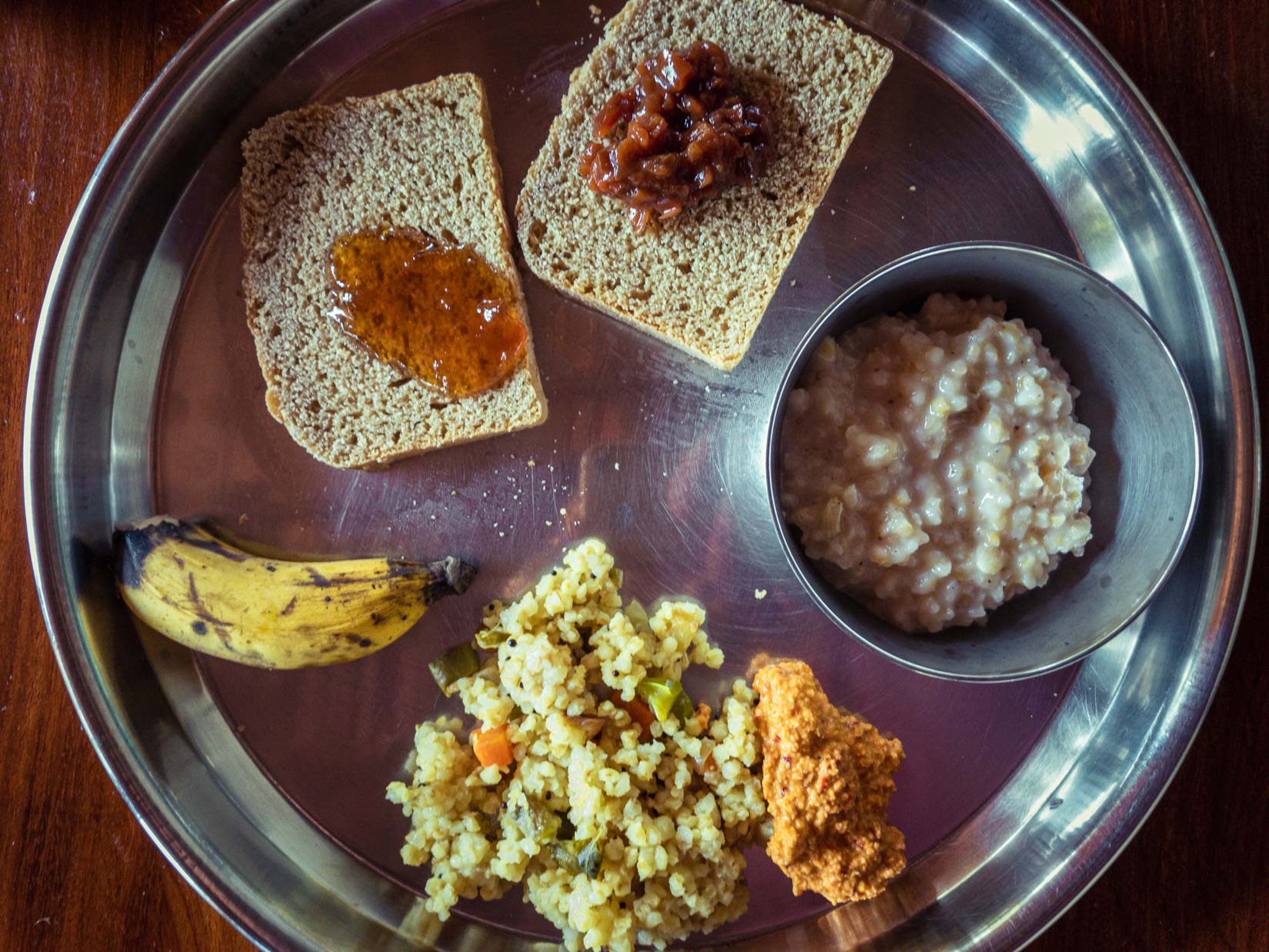 Ein Gewürz-, Tee- und Kaffeegarten, ein wahres Paradies der Biodiversität in den Bergen der westlichen Ghats in Karnataka